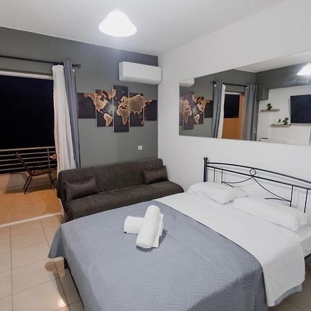 Pavlos Standard Studio With Sea View Rethymno  Bagian luar foto